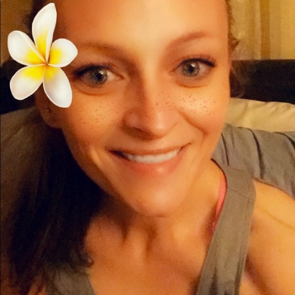 Meet your Posher, Tia